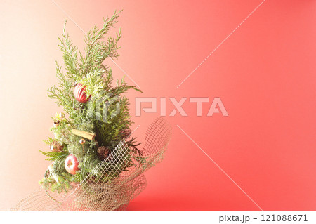 手作りクリスマスツリー 121088671