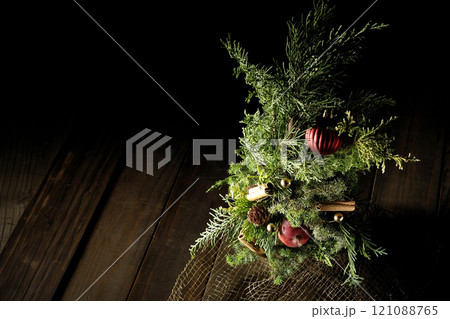 手作りクリスマスツリー 121088765