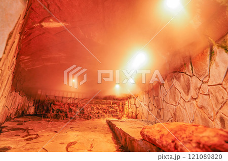 【静岡県熱海市】走り湯・内部 121089820