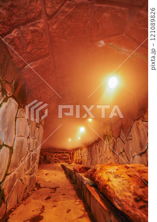 【静岡県熱海市】走り湯・内部 121089826