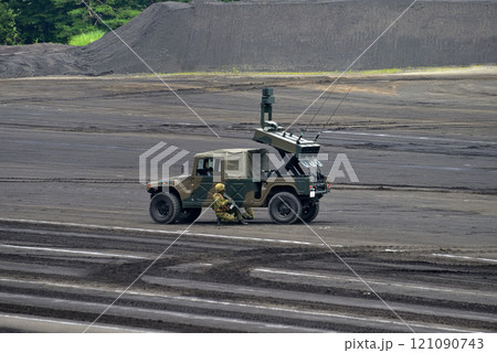 中部・陸上自衛隊・富士学校記念行事・敵勢力の戦車を迎え撃つ中距離誘導弾(ミサイル)・静岡県小山町 中部・陸上自衛隊・富士学校記念行事・敵勢力の戦車を迎え撃つ中距離誘導弾(ミサイル)・静岡県小山町 121090743