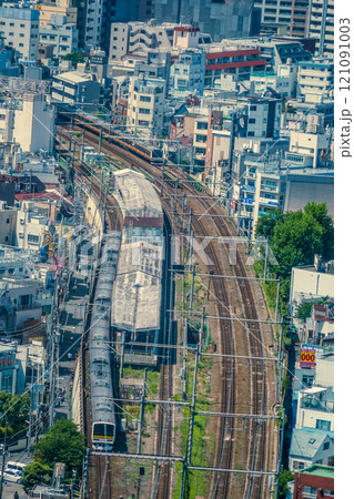 高架線と街並みの風景 121091003