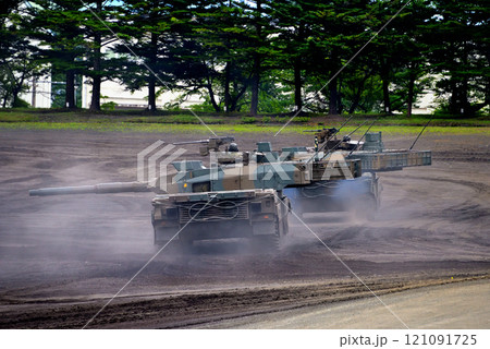中部・陸上自衛隊・富士学校記念行事・侵略者の撃破のため縦横無尽に走る10式戦車・静岡県小山町(2) 中部・陸上自衛隊・富士学校記念行事・侵略者の撃破のため縦横無尽に走る10式戦車・静岡県小山町(2) 121091725