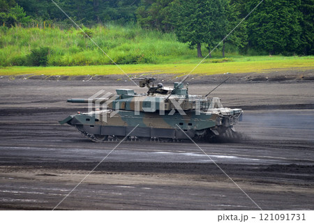 中部・陸上自衛隊・富士学校記念行事・敵戦車をロックオンしたまま突き進む10式戦車・静岡県小山町(2) 中部・陸上自衛隊・富士学校記念行事・敵戦車をロックオンしたまま突き進む10式戦車・静岡県小山町(2) 121091731