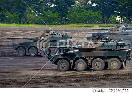 中部・陸上自衛隊・富士学校記念行事・進路を開く地雷処理を援護する16式機動戦闘車・静岡県小山町(2) 中部・陸上自衛隊・富士学校記念行事・進路を開く地雷処理を援護する16式機動戦闘車・静岡県小山町(2) 121091735