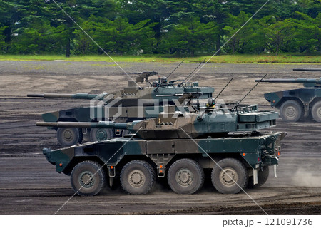 中部・陸上自衛隊・富士学校記念行事・進路を開く地雷処理を援護する16式機動戦闘車・静岡県小山町(3) 121091736