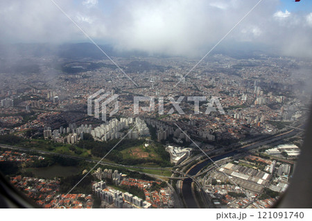 サンパウロの市街風景 空撮 ブラジル サンパウロの市街風景 空撮 ブラジル 121091740