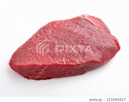 生の牛肉 121094827