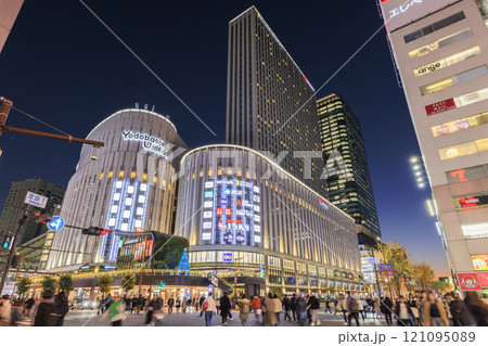 大阪梅田のクリスマスイルミネーション (大阪市北区梅田) 大阪梅田のクリスマスイルミネーション (大阪市北区梅田) 121095089