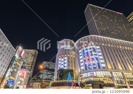 大阪梅田のクリスマスイルミネーション (大阪市北区梅田) 121095090