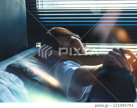 スタジオで撮影された人物ポートレートのコレクション スタジオで撮影された人物ポートレートのコレクション 121095743