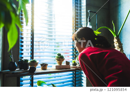 スタジオで撮影された人物ポートレートのコレクション 121095854