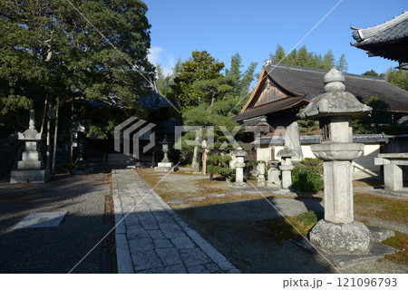 聖衆来迎寺　開山堂と客殿　滋賀県大津市比叡辻 121096793