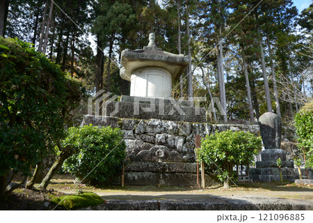 比叡山里坊 桓武天皇供養塔 滋賀県大津市坂本 比叡山里坊 桓武天皇供養塔 滋賀県大津市坂本 121096885