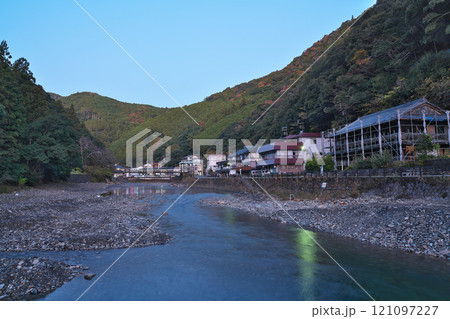 【川湯温泉 (仙人風呂)(明け方)】 和歌山県田辺市本宮町川湯 【川湯温泉 (仙人風呂)(明け方)】 和歌山県田辺市本宮町川湯 121097227