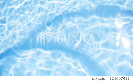 ひんやりとした水面　夏色のイメージ 121097451