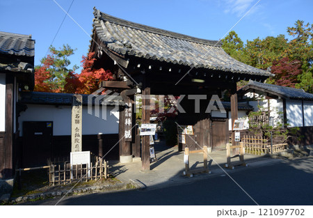 南禅寺　金地院の山門　京都市左京区 121097702