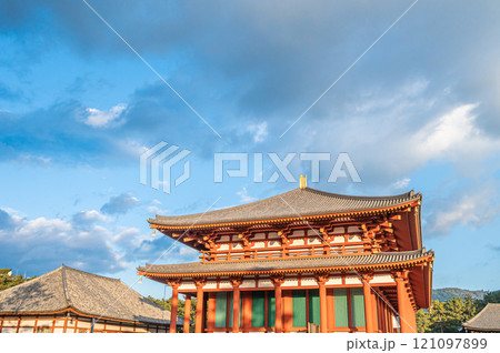 興福寺中金堂　奈良県奈良市 121097899