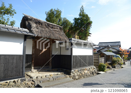 嵯峨野　愛宕山参道の民家　京都市右京区嵯峨 121098065