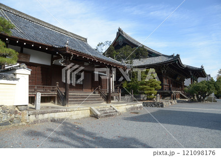清涼寺 薬師堂と釈迦堂 京都市右京区嵯峨 清涼寺 薬師堂と釈迦堂 京都市右京区嵯峨 121098176