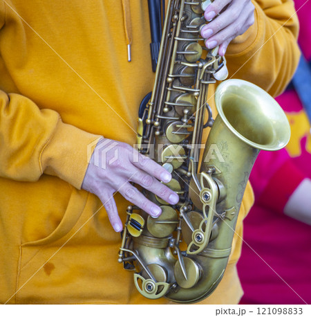 器具 楽器 機材 121098833