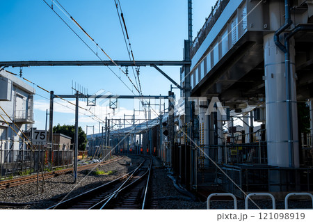 鉄道と建設中の高架橋 東京都 東村山駅周辺 2024.11 d-1 鉄道と建設中の高架橋 東京都 東村山駅周辺 2024.11 d-1 121098919