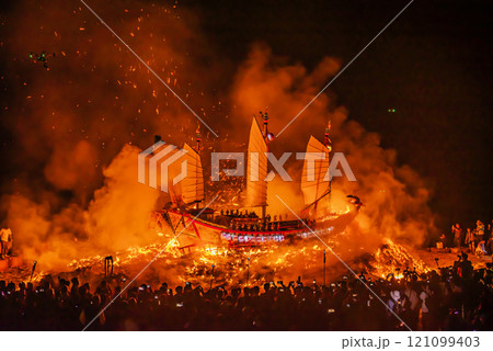 The burning of the king boat 121099403