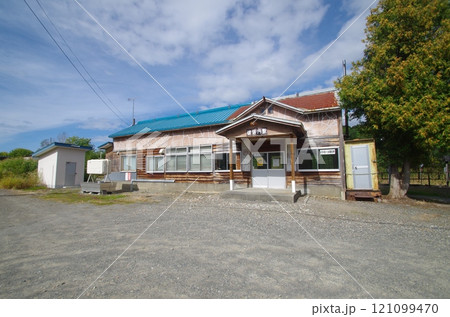 北海道の雄信内駅 121099470
