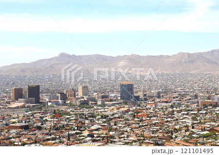 エルパソ（シーニックドライブ）から見えるメキシコ：シウダーファレスの景色 121101495