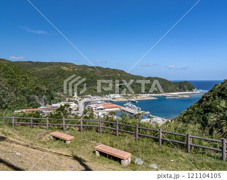 慶良間諸島 渡嘉敷島にある港の見える丘公園から見た景色 慶良間諸島 渡嘉敷島にある港の見える丘公園から見た景色 121104105