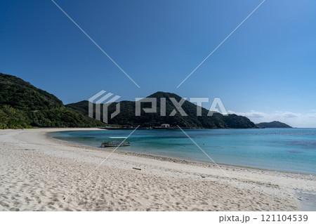 慶良間諸島 渡嘉敷島にある阿波連ビーチ 慶良間諸島 渡嘉敷島にある阿波連ビーチ 121104539