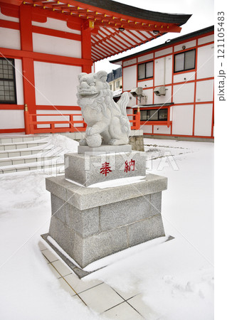 冬の北海道江差町で八大龍王神江聖団本宮の境内の風景を撮影 冬の北海道江差町で八大龍王神江聖団本宮の境内の風景を撮影 121105483