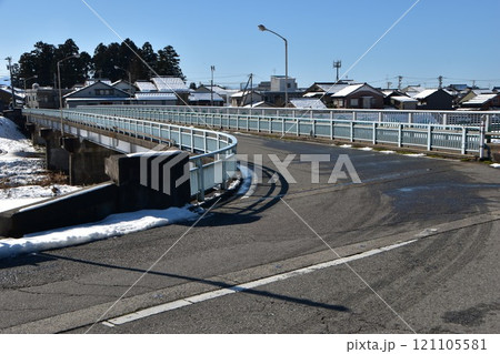 上市川に架かる東橋(富山県上市町) 上市川に架かる東橋(富山県上市町) 121105581