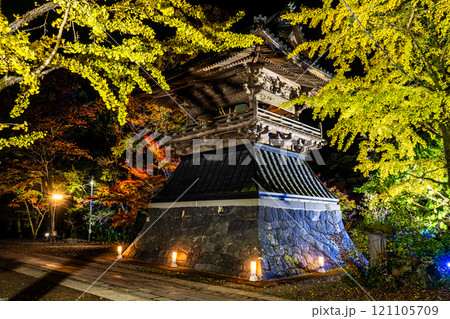 安勝寺の紅葉ライトアップ 【長崎県諫早市】 安勝寺の紅葉ライトアップ 【長崎県諫早市】 121105709