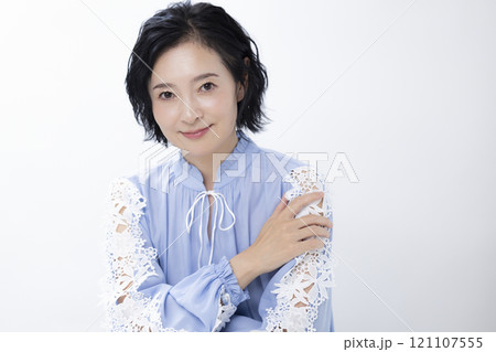 ビューティー 女性のポートレート ビューティー 女性のポートレート 121107555