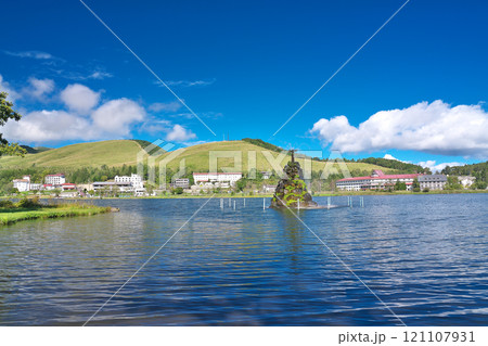 【白樺湖の湖畔】 長野県茅野市北山白樺湖 121107931