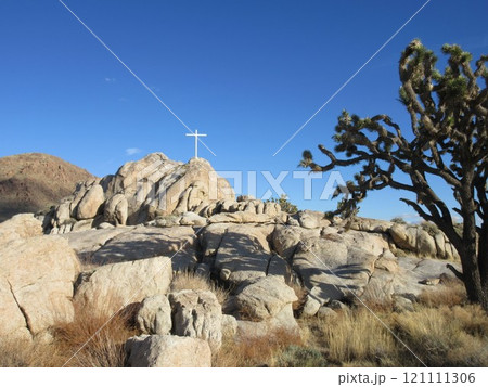 アメリカモハべ砂漠にあるホワイト・クロス第一次世界大戦メモリアル（サンライズロック） 121111306