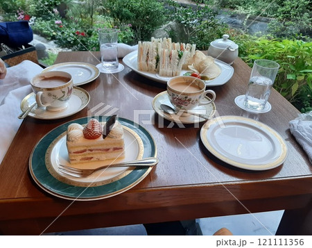 ケーキセット お茶 紅茶 アフタヌーンティー 日本 ケーキセット お茶 紅茶 アフタヌーンティー 日本 121111356