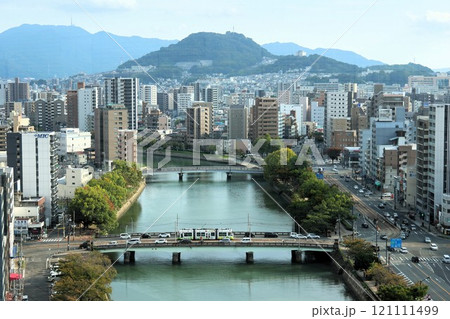 【広島電鉄】1000形〜Flowertrain〜（本線：的場町〜猿猴橋町） 121111499