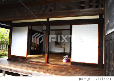 【古民家の風情】障子戸と外廊下 【古民家の風情】障子戸と外廊下 121115784