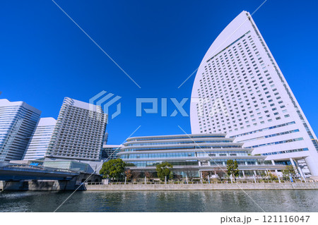 日本の横浜都市景観 12月。ヨコハマグランドインターコンチネンタルHや横浜ベイH東急などを望む＝8日 121116047