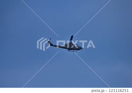 中部・陸上自衛隊・上空から敵勢力の反撃に備える対戦車ヘリコプターAH-1Sコブラ・静岡県小山町(3) 121116251