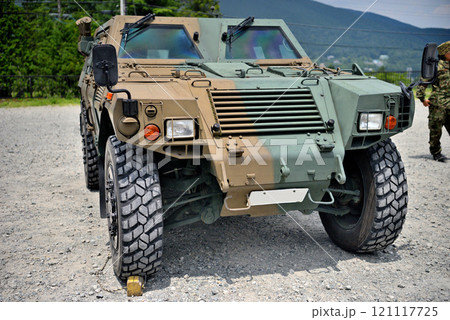 中部・陸上自衛隊・富士学校記念行事の展示車両・多目的に活躍する軽装甲機動車・静岡県小山町 中部・陸上自衛隊・富士学校記念行事の展示車両・多目的に活躍する軽装甲機動車・静岡県小山町 121117725