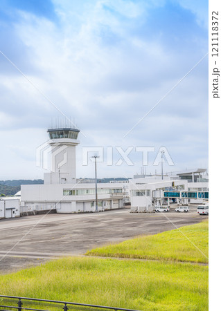 石雲院展望デッキから見た富士山静岡空港の風景(静岡県) 石雲院展望デッキから見た富士山静岡空港の風景(静岡県) 121118372