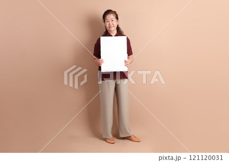 Senior East Asian Woman 121120031