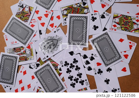 散らべたトランプ 121122586