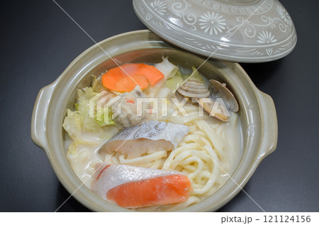 冬の定番豆乳鍋(煮る前) 冬の定番豆乳鍋(煮る前) 121124156