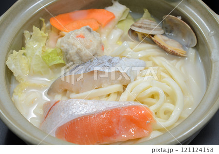 冬の定番豆乳鍋(煮る前) 冬の定番豆乳鍋(煮る前) 121124158