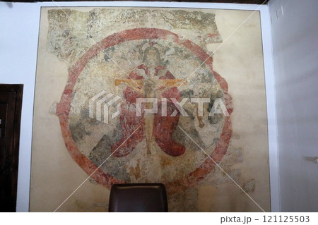 アンドラ公国、旧村役場の壁絵 121125503