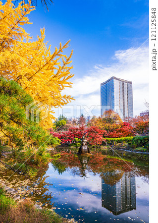 【東京都】秋の日比谷公園と東京ミッドタウン日比谷 121125848